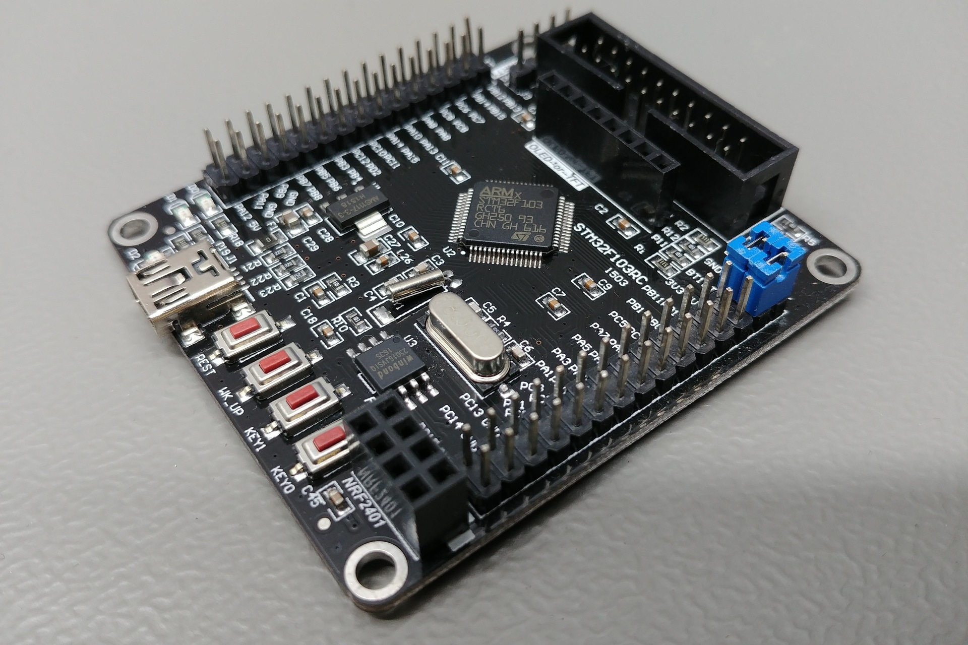 Плата разработки STM32F103